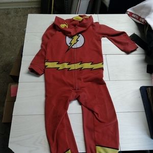 (1) D.c. Comics Branded Flash Kids suit Size 4-5 Years Old Costume Has Been...